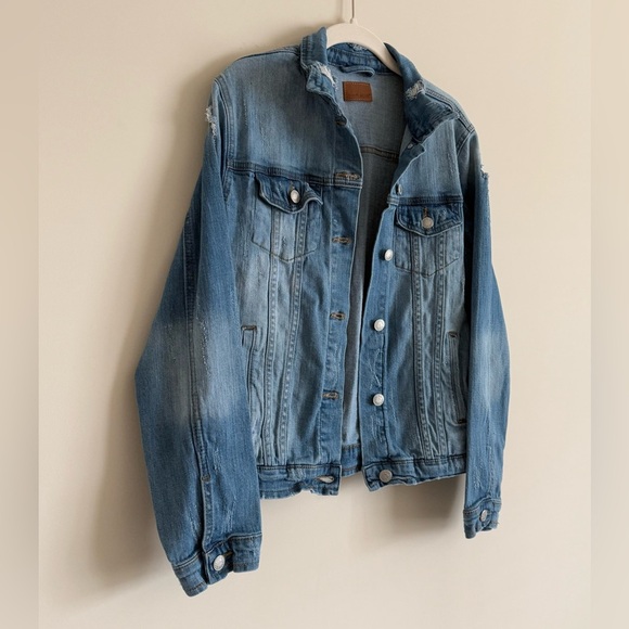 Judy Blue Distressed Denim Jacket Size Medium - Picture 3 of 9